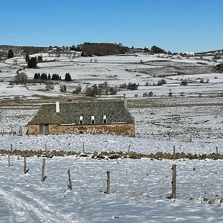 Holiday home Le Buron De Perrier *
