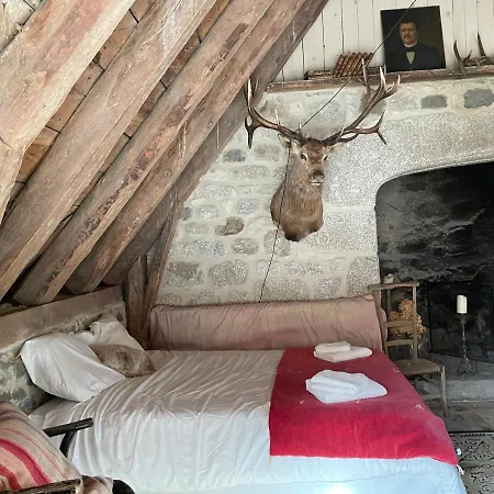 Le Buron De Perrier بيت للعطل Saint-Urcize