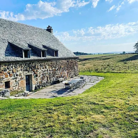 Holiday home Le Buron De Perrier *